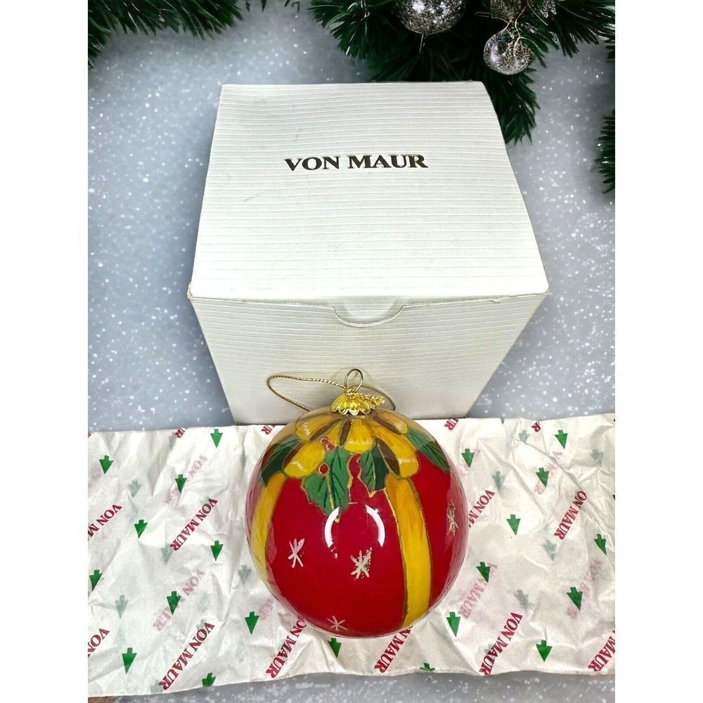 2001 Von Maur Glass CHRISTMAS ORNAMENT Velvet Box CANDY Advertising Vintage